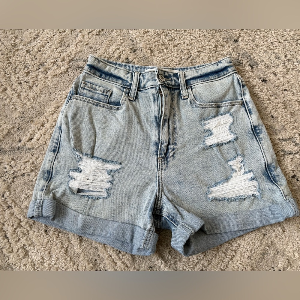 Hollister Curvy Ultra High-Rise Distressed Denim Jean Shorts